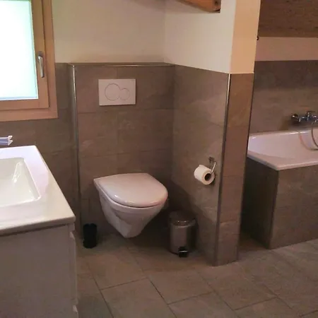 5-zimmerwohnung Zentral Und Nahe Den Skipisten דירה *